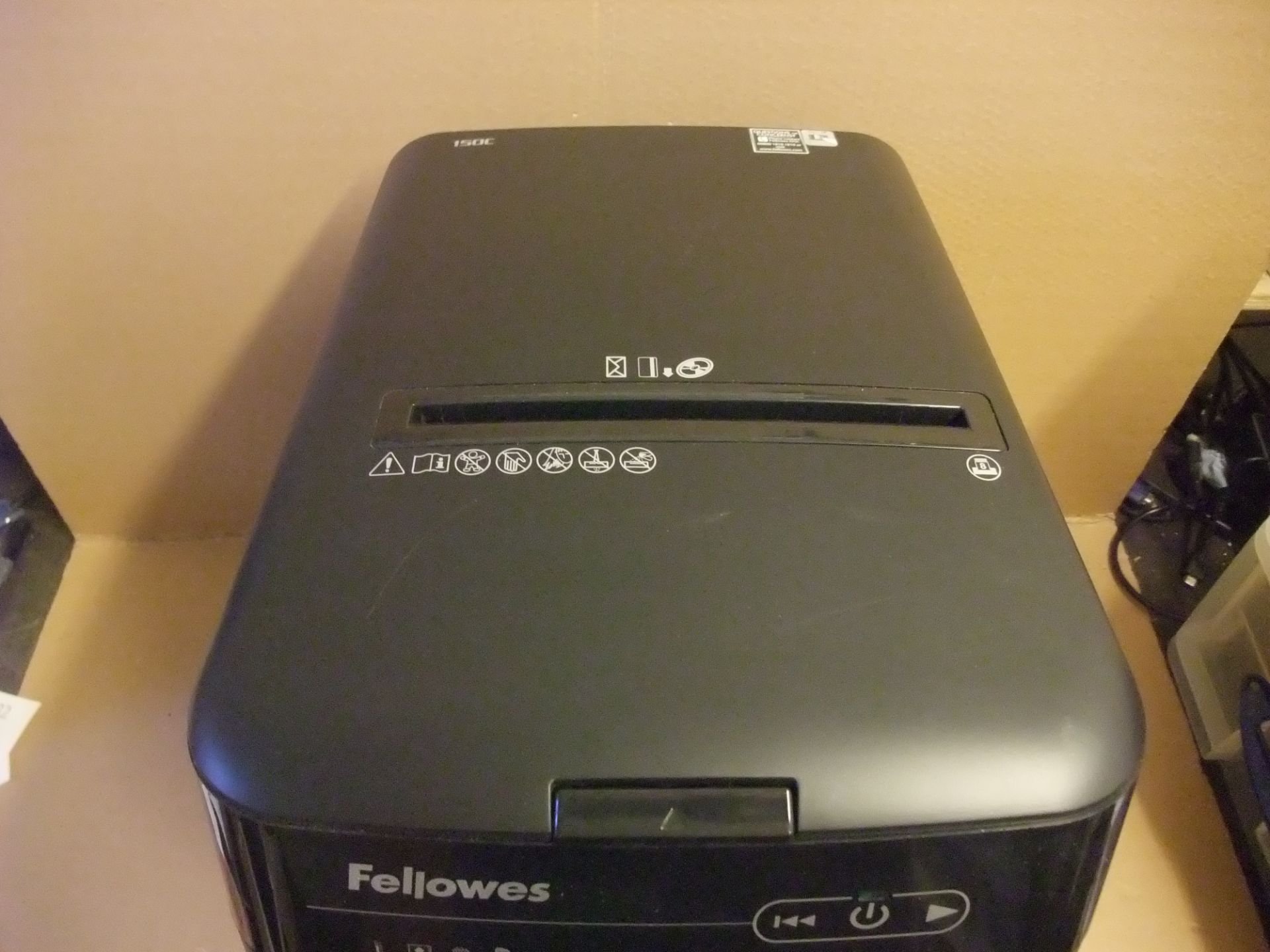 Fellowes 150C Cross-Cut ShredderPlease read the following important notes:- All lots must be cleared - Image 3 of 4