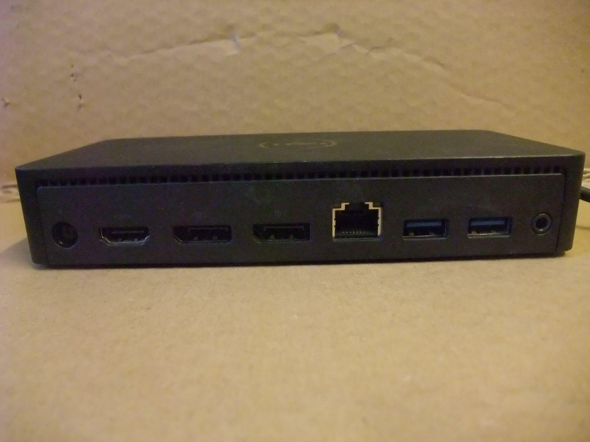 Dell D6000 Universal Docking Station - USB Type C, Ethernet, HDMI, 3.5mm Audio, USB 3.0Please read - Image 3 of 3