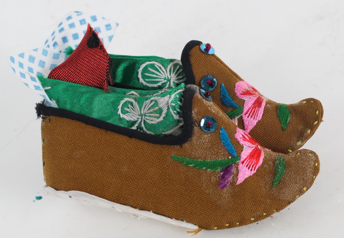 Pair of Chinese Cloth Child's Shoes - Image 14 of 14