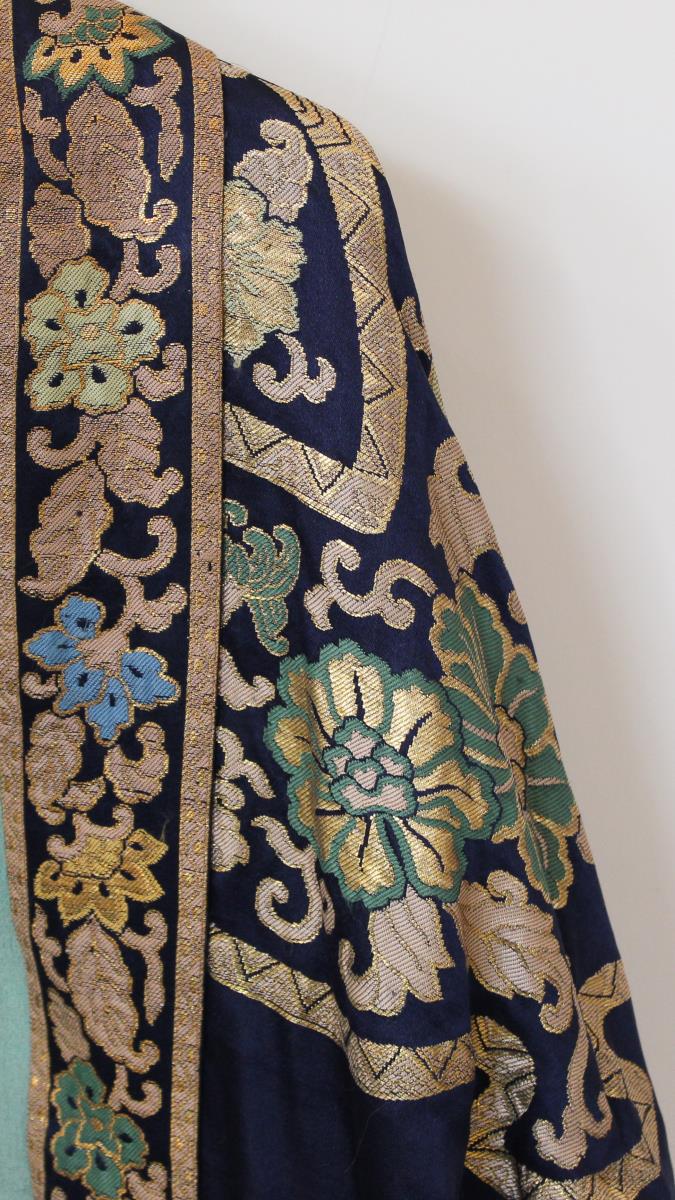 Chinese Embroidered Blue Ladies Summer Coat - Image 8 of 16