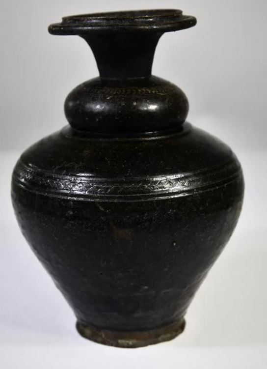 12th C. Stoneware Cambodian Khmer Black Glaze Jar - Image 5 of 7