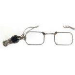 Lorgnette, ausklappbare Stielbrille, 800er Silber, punziert, verzierter, ausklappbarer Griff besetz