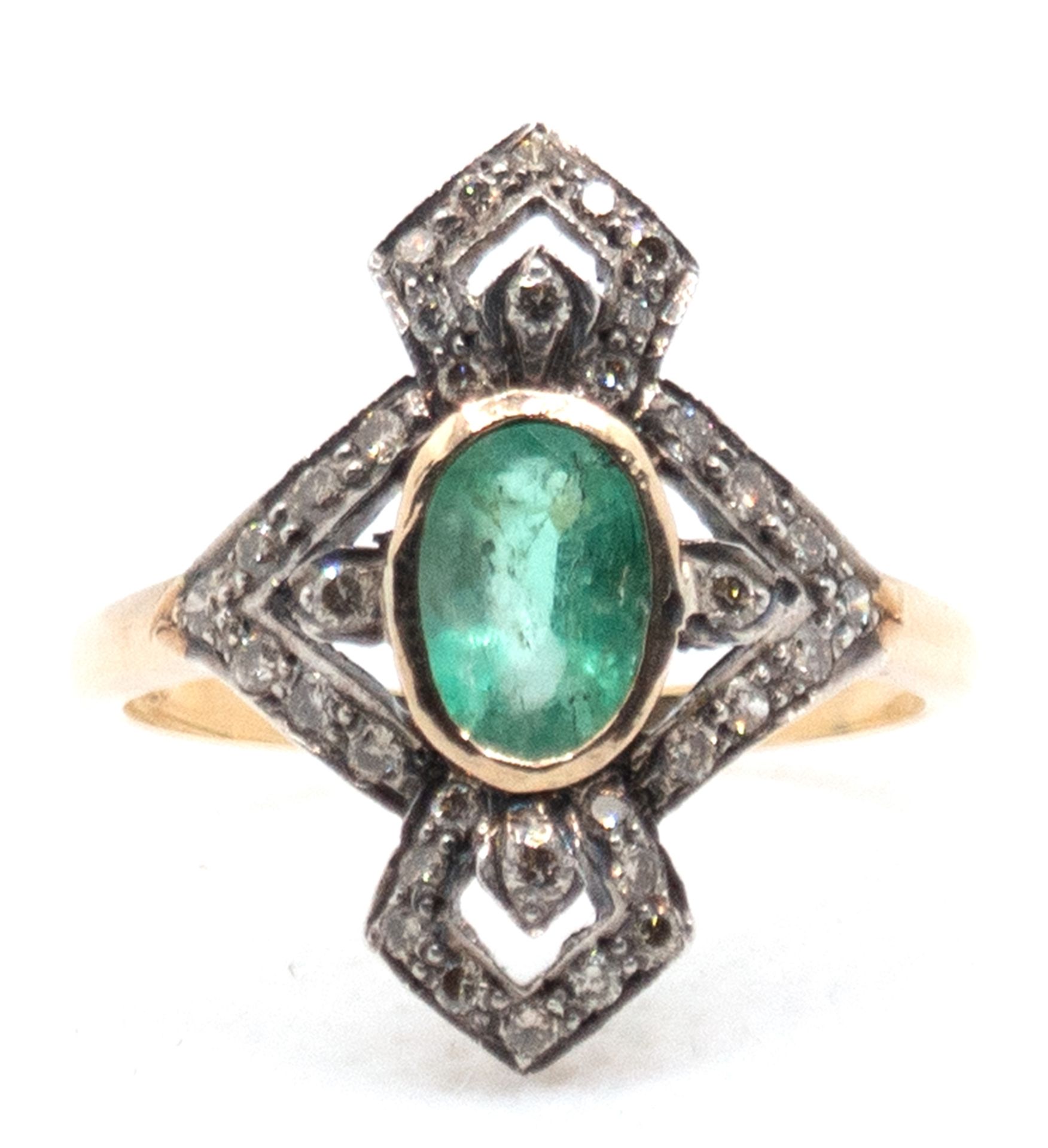 Ring im Art-Deco-Stil, 750er GG/WG, 3,2 g, Smaragd 0,83 ct., Brillanten 0,31 ct., RG 53, Innendurch