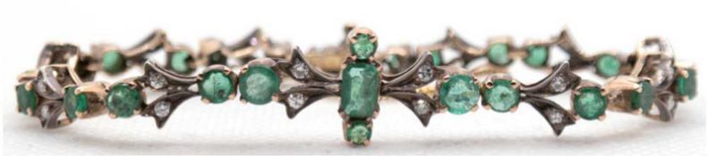 Armband, 585er GG, 14,2 g, Brillanten ca. 0,50 ct. und üppigen Smaragde-Besatz, Länge ca. 16 cm