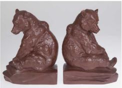 Paar Figuren "Sitzende Bären", Terrakotta braun gefaßt, Restaufkleber "...Künstlerwerkstatt Naumbur