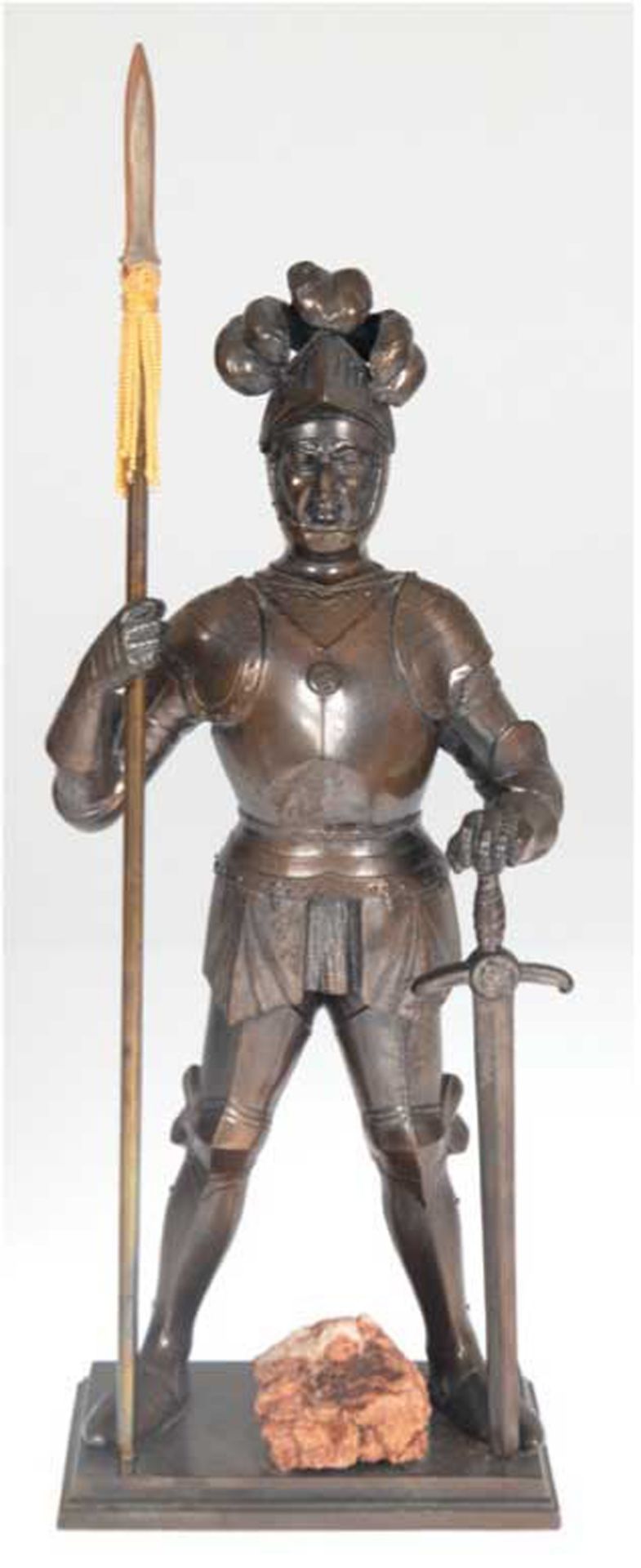 Skulptur "Ritter mit Schwert und Lanze", Weißmetallguß, dunkel patiniert, H. 30 cm