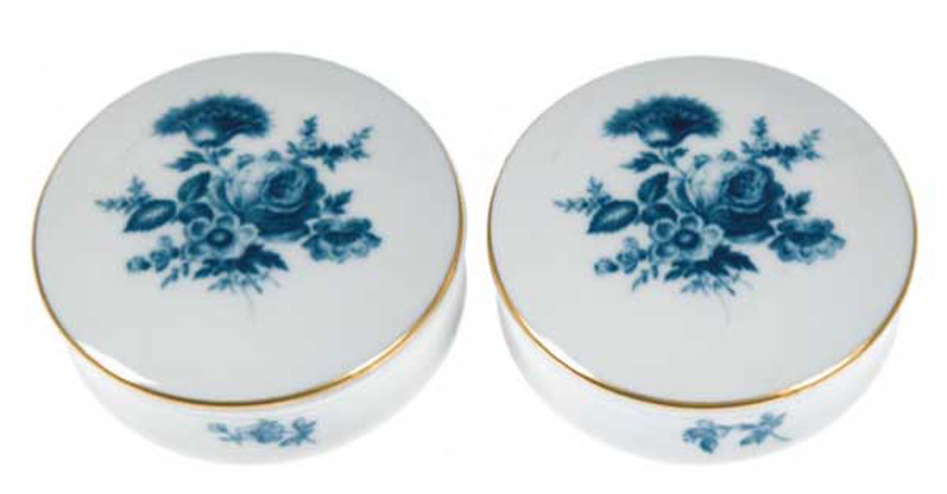 Paar Meissen-Deckeldosen, rund, Blaues Blumenbukett mit Goldrändern, Aquatinta, 1. Wahl, Dm. 7 cm