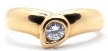 Brillant-Ring, 750er GG, bestzte mit Brillant von 0,25 ct, vsi/w, in tropfenförmiger Zargenfassung,