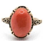 Ring, 585er GG, 4,4 g, Korallencabochon 1,4 x 1,0 cm, RG 56, Innendurchmesser 18,1 mm