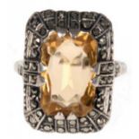 Art-Deco-Ring, 925er Silber, rechteckiger Ringkopf besetzt mit facettiertem Citrin und Markasiten,