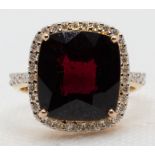 Ring, 750er GG/18 kt., 6,1 g, roter Turmalin ca. 1,4 x 1,2 cm, Brillanten ca. 0,30 ct., RG 56, Inne