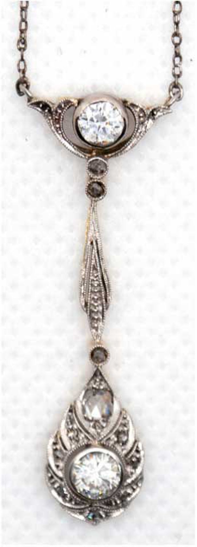 Art-Deco-Collier um 1915, 585er GG und Platin, 2 Brillanten zus. ca. 0,52 ct., Diamanten ca., 0,22 