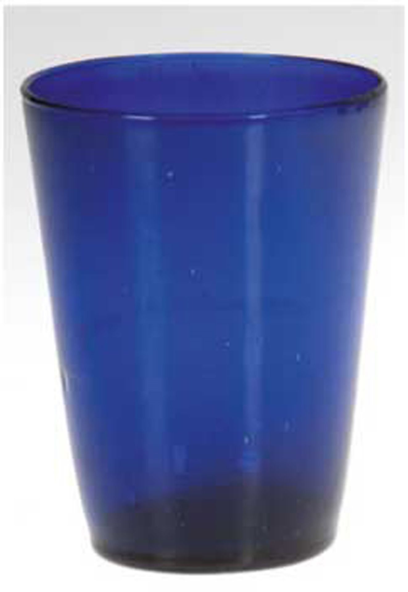 Biedermeier-Becherglas, blaues Glas mit Abriß, Gebrauchspuren, H. 9,5 cm