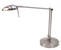 Tischlampe, modern, Chrom, Arm mehrfach schwenkbar, H. 34 - 73 cm