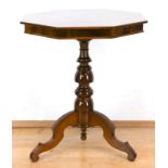Tisch um 1860/70, mahagonifarben, furniert, gedrechselte intarsierte Säule auf 3 geschwungenen Füße