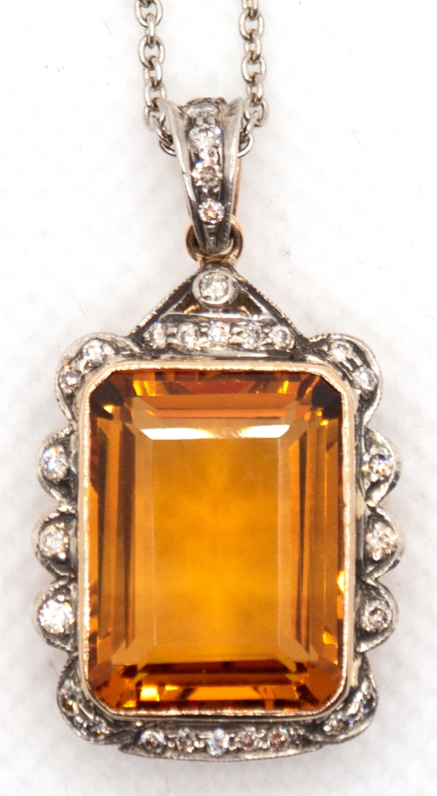 Anhänger, 750er GG, großer Citrin von 15,85 ct., Kette aus 750er Weißgold, Brillanten zus. 0,40 ct.