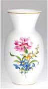 Meissen-Vase, Bunte Blume 3, Goldrand, 1. Wahl, H. 19 cm