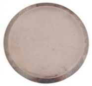 Platte, rund, 925er Silber, Dänemark, Hans Hansen, auf 3 Füßchen, leichter Hammerschlagdekor und Or