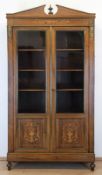 Bücherschrank, um 1880, Palisander furniert, intarsiert, Bronzeappliken, Füllungen und Glas mit Mes