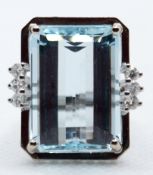 Art-Deco-Ring, 585er WG, 10,8 g, Großer Aquamarin im Treppenschliff ca. 2,0 x 1,5 cm, Brillanten ca