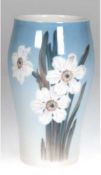 Vase, Bing & Gröndahl, Nr 2778/65A, polychrome Floralmalerei "Osterglocken", H. 21 cm