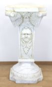 Marmorsäule, um 1975, 3-teilig, reliefierter Bacchus im Mittelteil, Base und Kapitell mit floralen 