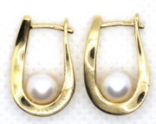 Perl-Ohrringe, 585er GG, 5,5 g, Harfenform mit eingelegter Perle, 1,8x1,2 cm