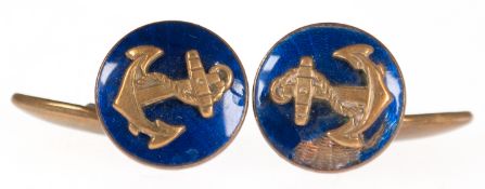 Paar Manschettenknöpfe, vergoldet, runde Form, blau emailliert mit appliziertem Anker, 1x  Emaille 