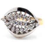 Ring, 585er WG/GG, besetzt mit 4 Brillanten und 32 Diamanten mit Achtkantschliff von zus. ca. 0,86