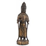 Figur "Buddhistische Gottheit", Holz geschnitzt, auf rundem Stand, goldfarben gefasst, am Stand und