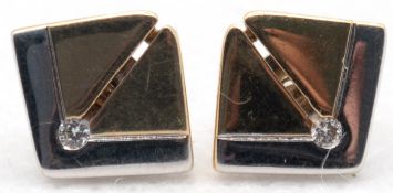 Ohrstecker, 585er GG/WG, rautenförmig, besetzt mit 2 Brillanten von zus. ca. 0,02 ct., ges. 2,31 g