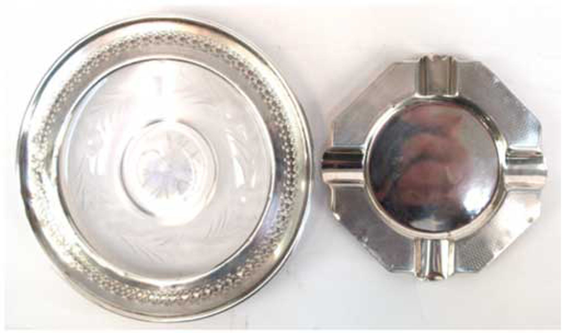 Teller und Aschenbecher, Sterling-Silber, Teller aus floral geschliffenem Glas und durchbrochenem R
