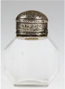 Flakon, 20/30er Jahre, Bergkristall, flache 8-kantige Form mit 800er Silbermontierung, ziseliert, N