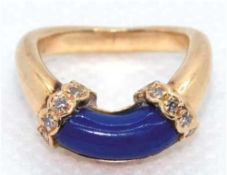 Ring GG 585, mit ungewöhnlichen Design, Goldschmiedearbeit, blauer Lapislazuli von je 5 Brillanten 
