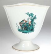 Große Meißen-Vase um 1980, 1. Wahl, ovale Form, blütenförmige Wandung, Schauseite in feinster kupfe