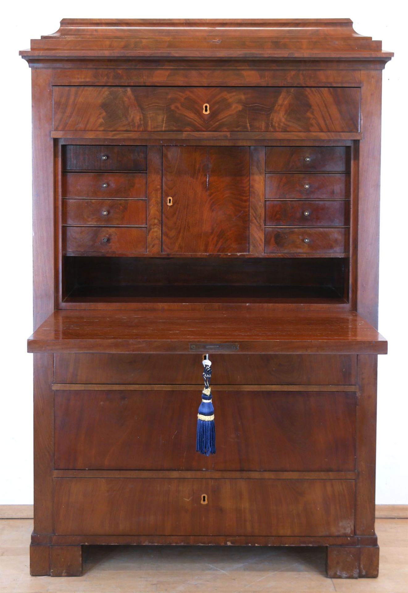 Biedermeier-Standsekretär, Norddeutsch, Mahagoni furniert, 4-schübiger Korpus mit gerader Schreibkl - Image 2 of 2