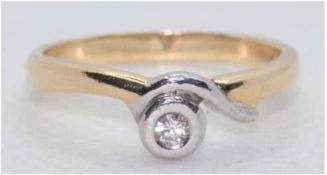 Ring, 585er GG/WG, besetzt mit Brillant von 0,07 ct. (punziert), ges. 3,48 g, RG 58