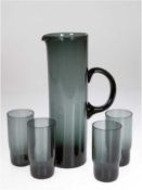 Saftset, 1960er Jahre, Entwurf Wilhelm Braun Feldweg, turmalinfarbenes Glas, bestehend aus Kanne un