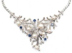Perl-Saphir-Collier, 585er WG, florale Gestaltung, besetzt mit 8 Perlen und 5 Saphiren,   ges. 18,3
