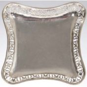 Schale, R. Cilbiyk, 900er Silber, punziert, 455 g, quadratische, vierseitig eingezogene Form mit du