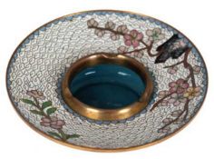 Cloisonne-Aschenbecher, bronziert und polychromer Floraldekor, H. 3,5 cm, Dm. 13 cm