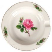 Meissen-Aschenbecher, Rote Rose, Goldrand, 2 Schleifstriche, rund, Dm. 9,5 cm