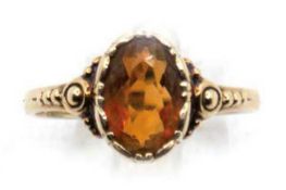Topas-Ring, 585er GG, feine Juweliersarbeit um 1920, besetzt mit ovalem Goldtopas in gefächerter Za