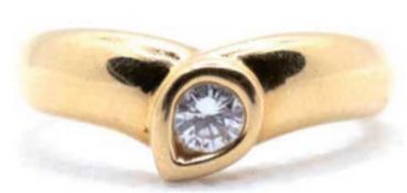 Brillant-Ring, 750er GG, bestzte mit Brillant von 0,25 ct, vsi/w, in tropfenförmiger Zargenfassung,