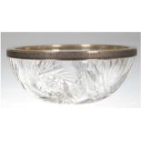 Kristallschale, 84 Zol.-Silberrand, geschliffenes Glas mit Schleuderstern, best., H. 8,5 cm, Dm. 2