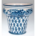 Blumenübertopf, Keramik, floraler Blaudekor, craquelierte Glasur, H. 19 cm, Dm. 19 cm