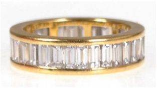 Ring, 750er GG, besetzt mit Diamanten im Baguetteschliff von zus. 3.92 ct, lupenrein, vsi, Top Wess