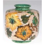 Vase, Risana, Gouda, Holland, Keramik, polychrome Blumenmalerei, H. 12 cm