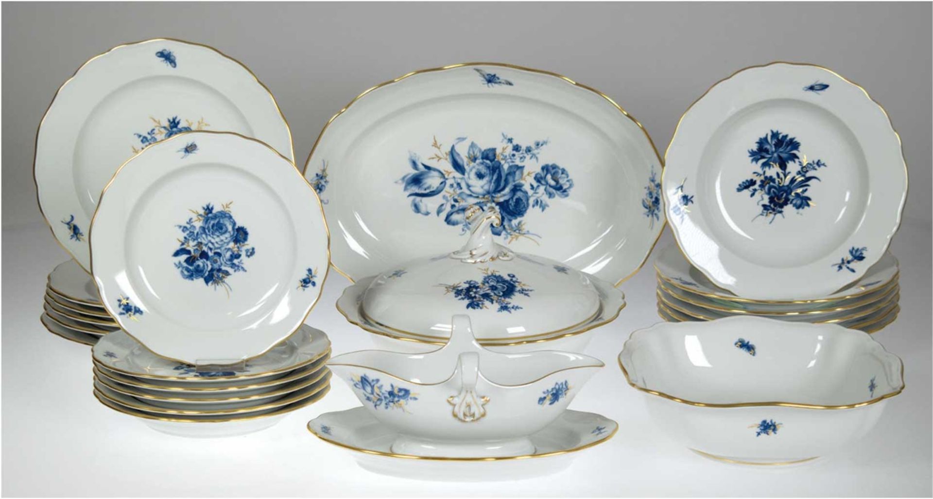 Meissen-Speiseservice für 6 Personen, Blaue Blume mit Goldgräsern, Aquatinta, Goldrand, Neuer Aussc