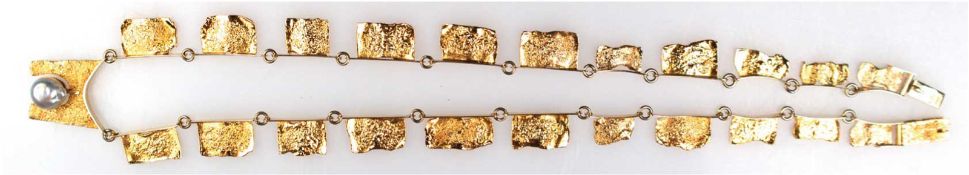 Perl-Collier, 585er G, 45,03 g, Juweliersarbeit, Glieder aus dünnen gewellten strukturierten Goldpl